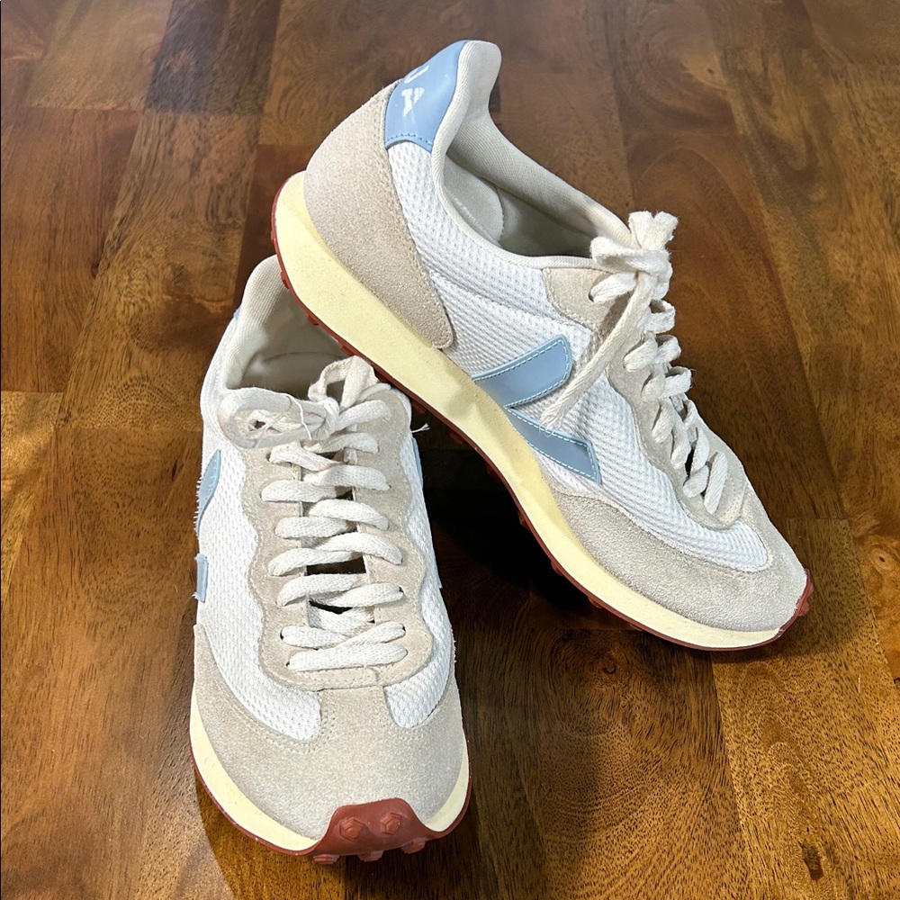 Veja Women Sneakers in White, Light Blue, Cream
